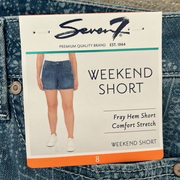 Seven7 Fray Hem Comfort “Kaui” Floral Pattern Weekend Shorts Size 8. NWT - Picture 2 of 12